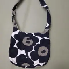 marimekko フラワーデザイン ショルダーバッグ