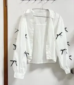 韓国系　リボンスリーブシャツ Mサイズ　ホワイト　白 美品