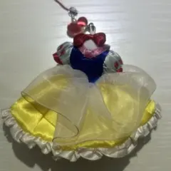 白雪姫 ドレス型キーホルダー ハートチャーム付き