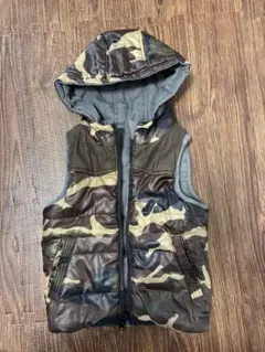 迷彩柄 リバーシブル　フード付きダウンベスト S 90〜100cm