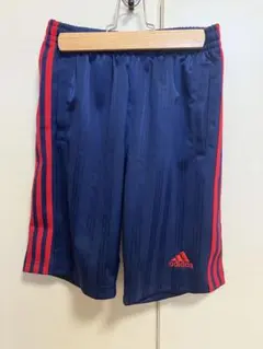 adidas ネイビー・レッド ストライプ ハーフパンツ 160