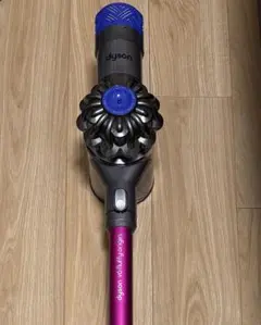Dyson V6 SV09 スティッククリーナー　付属品付き SV09MH スティッククリーナー Dyson V6 Fluffy [サイクロン式