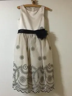 子ども用キッズドレス120130ピアノ発表会結婚式7-8才用フォーマル子ども刺繍