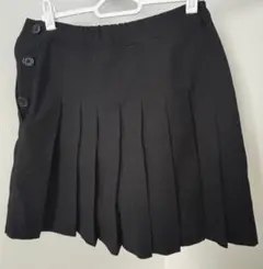 黒のプリーツミニスカート 4ボタン付き