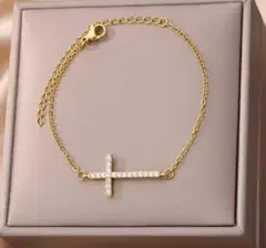 超人気✨czダイヤクロス サージカルステンレス ブレスレット ゴールドチェーンのサムネイル