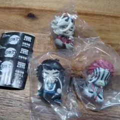 鬼滅の刃 　肩ズンカプセルトイ 2体セット　猗窩座　獪岳