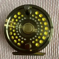マックスキャッチ　AVID PRO 5seven フライリール　ゴールド マックスキャッチ AVID PRO 5seven フライリール ゴールド - メルカリ