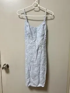 Brandy Melville 水色花柄ノースリーブミニワンピース