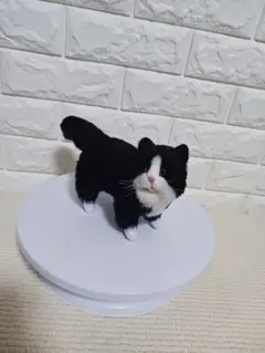 羊毛フェルト 猫 黒白ハチワレ ハンドメイド - メルカリ