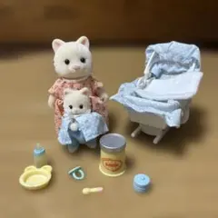 海外　シルバニアファミリー クリームネコ　お母さん　赤ちゃん　ベビーカー　セット