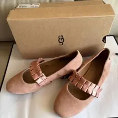 UGG フリル付き　くすみピンクフラットシューズ　23cm eu37のサムネイル