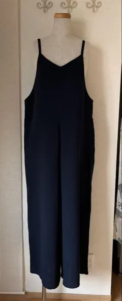 ジーユーオールインワンサロペット紺色