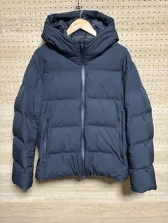 ユニクロ XLサイズ シームレスダウンパーカー フード付き黒ダウンジャケット