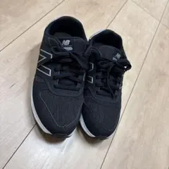 New Balance Fresh Foam ブラックスニーカー