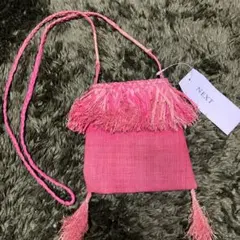 フリンジ付きピンクショルダーバッグ
