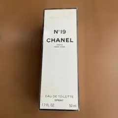 CHANEL N°19 EAU DE TOILETTE 50mlのサムネイル