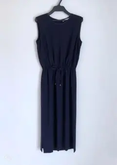 ベイジ　ワンピース　ネイビー　ノースリーブ