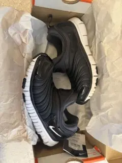 新品未使用◆ Nike ダイナモフリー　19.0cm