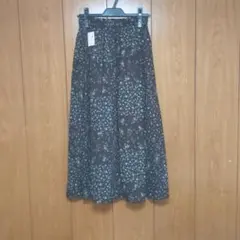 再値下げ　新品、タグ付アース花柄 ロングスカート