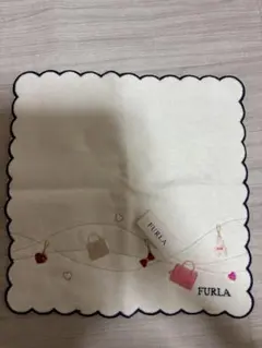 【値下げ】FURLA ハートとバッグ刺繍タオルハンカチ