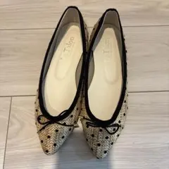 【美品】LE TALON ドット柄フラットシューズ 夏素材のサムネイル