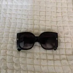 ブラック スクエア型サングラス