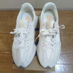 ニューバランスホワイト スニーカー327 25cm