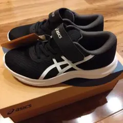 【新品未使用】asics LAZERBEAM スニーカー ブラック　23cm