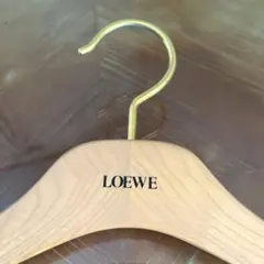 2026年最新】LOEWE 衣類ハンガーの人気アイテム - メルカリ