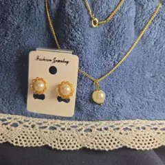 パールイヤリングとネックレスセット