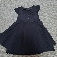 anyFAM 黒いリボン付きプリーツワンピース