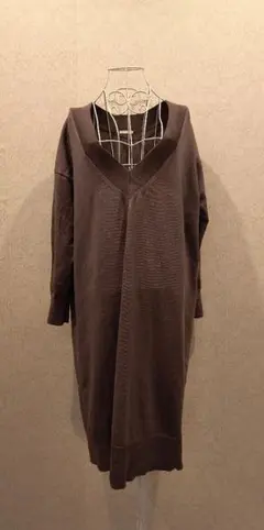 GU＊やや薄手＊Vネックニットワワンピース＊Sサイズ