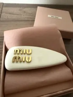 2026年最新】MIU MIU カラー：ホワイト系 レディース ヘアピンの人気