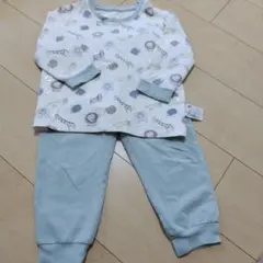 ユニクロ　パジャマ　リサラーソン