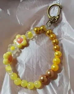 ハンドメイド　黄色の花のビーズキーホルダー