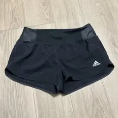 adidas ブラック ショートパンツ
