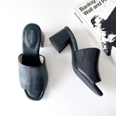 美品 ROCKPORT 本革レザー ミュール サンダル 1.8万のサムネイル
