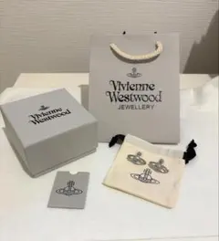 【極美品】Vivienne Westwood ピアス 星と惑星モチーフ
