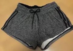 adidasアディダス　レディースショートパンツL