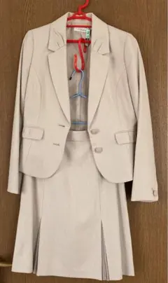 White Joola レディース スカートスーツ