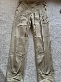 GU ベージュ チノパン