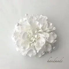 ホワイト　白　華やかパール　コサージュ　結婚式　卒業式　卒園式　入学式　入園式