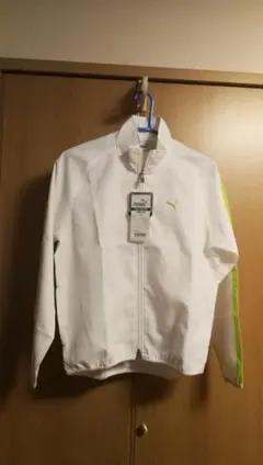 【未使用品】PUMA　白　ナイロンジャケット　Sサイズ