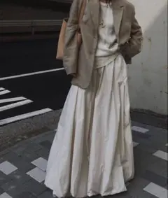 ETRE TOKYO ナイロンバルーンボリュームスカートのサムネイル
