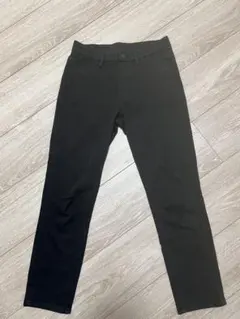 ブラック スキニーパンツ