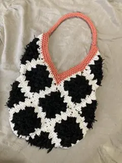 グラニースクエアバッグ(ホワイト×ブラック)