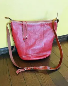 本革ショルダーバック　バケツタイプ