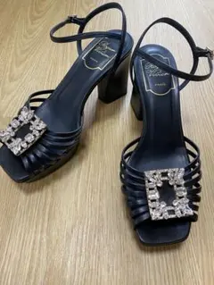 Roger Vivier クリスタルバックル サンダル ブラックのサムネイル