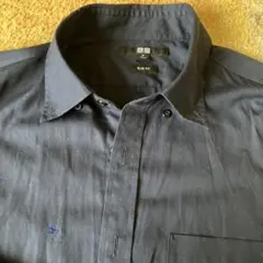 UNIQLO 黒スリムフィットシャツ M