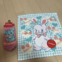 SWIMMER ポップアップストア ハンドタオル 靴下 新品未使用 2つセットのサムネイル